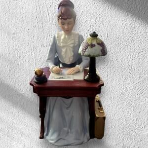 Avon 1995 Mrs. Albee Award Collectible Vintage Hand Painted NO BOX Beautiful